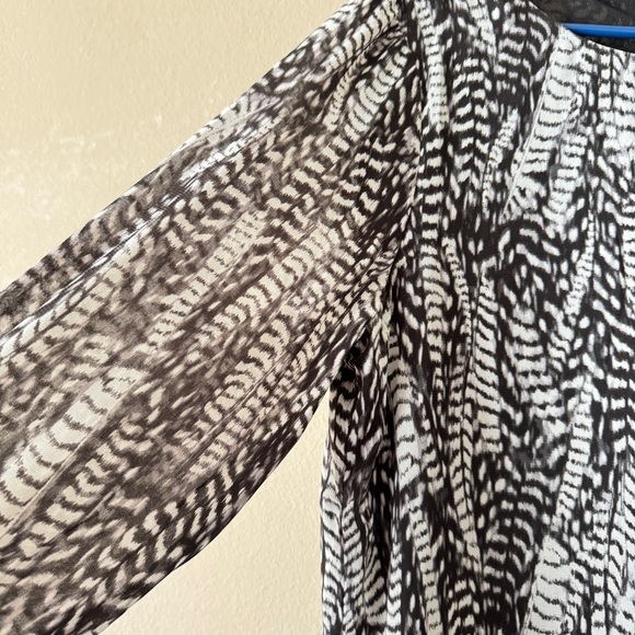 NWT H&M Black&White Feather Patterned Dress Size 12 - Picture 5 of 9